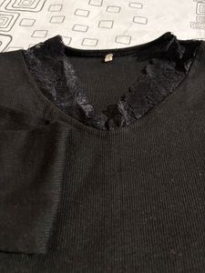 Lace Trim V-Neck Ribbed Long Sleeve Top