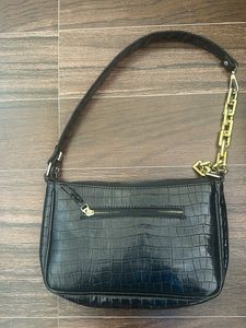 IMPORTED THRIFTED Black Croc Embossed Shoulde