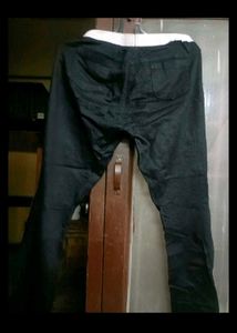 Black jeggings in 32 waist combo