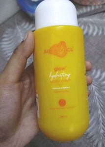 Aqualogica Glow+ Hydrating Body Wash