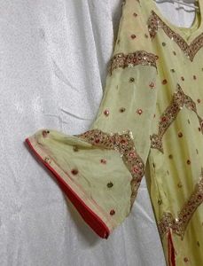 Beautiful Designer Pakistani Style Kurti Set