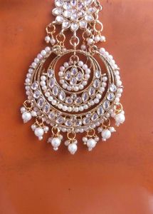 Plated Kundan &amp; Pearl Studded Maang Tikka Earring