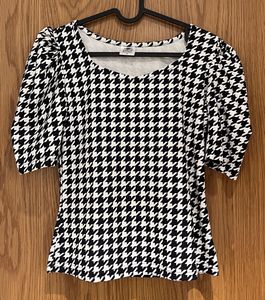 Houndstooth Puff Sleeve Top
