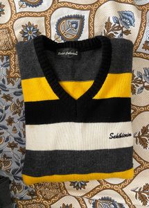 Heavy V-Neck woolen Sweater
