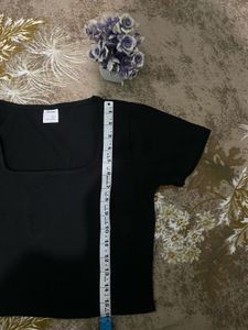 Black crop top🖤