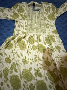 Elegant Kurta with Floral Print