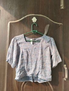 Chic Floral Print Cropped Top