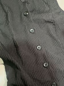 Chic Sleeveless Black Button-Up Dress