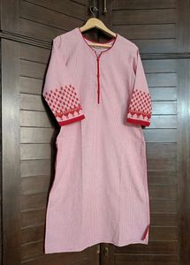 Ibadat Women Pink Cotton Thread Embroidered Kurta
