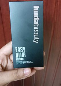 Huda Beauty Easy Blur Primer
