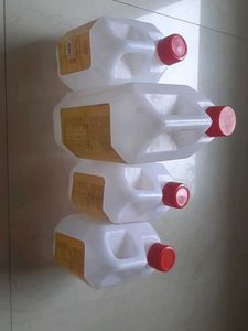 Set of 4 White Plastic Jerry Cans