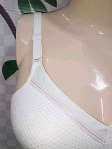 (200)White Sports Bra - Comfortable &amp; Supportive