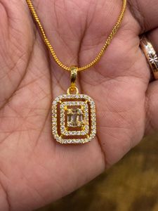 Elegant Gold Diamond Pendant Necklace