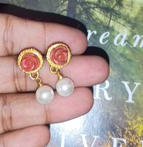 Pati's Rose Pearl Earrings