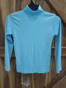 Light Blue Ribbed Knit Top “M”size