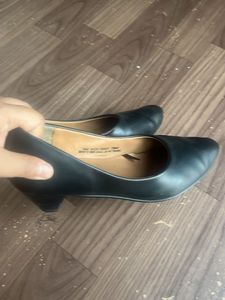 Classic Black Pointed Toe Pumps