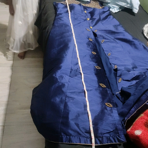 Indo western dress,sleeves are unstitched