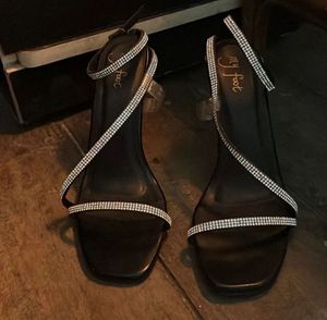 Black Glitter Stripes Heel