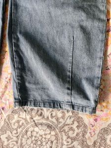 Zudio jeans.
