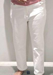 Off White Mom fit Jeans