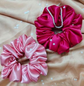 PINK 💗(2)Scrunchies