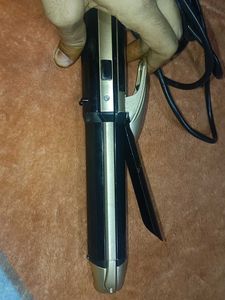 Vega Hair Straightener