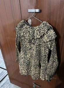 Chic Off-Shoulder Leopard Print Top