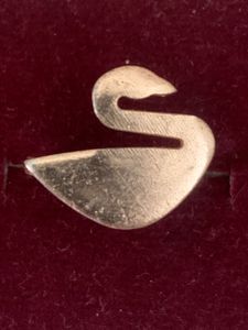 Swan Design Rose Gold Toned Ring