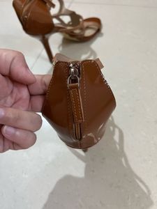 Oceedee Stylish Strappy Heeled Sandals. Size - 35