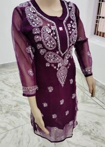 Elegant Lucknowi Chikan Kurti