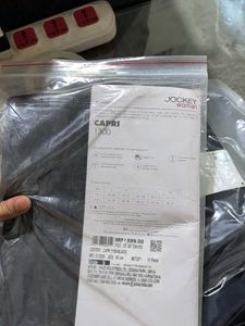 jockey capri  new with tag