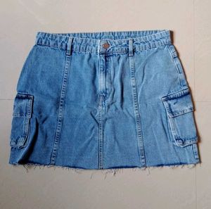 Stylish Denim Cargo Mini Skirt