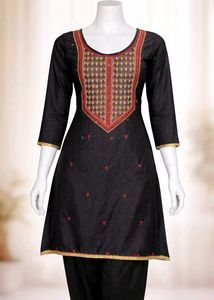Elegant Black Kurta Set with Intricate Embroidery