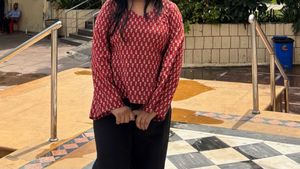 Short Genz kurti