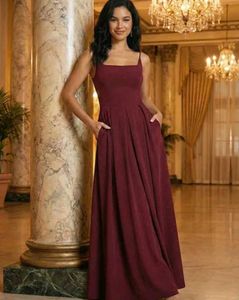 Elegant Burgundy Maxi Dress