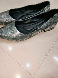 New no used Lavie Metallic Pointed Toe Flats