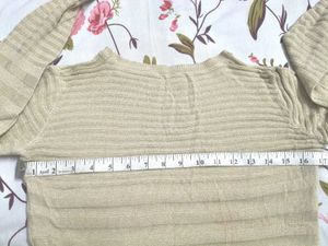 Rs. 150, comment now! Gold-cream shimmer pullover