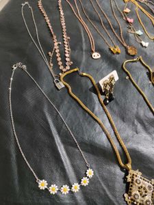 🥳1 Pendant With Freebie🥳