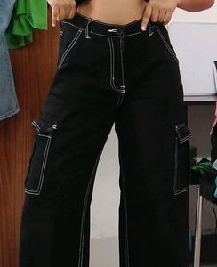 Flared Trendy Jeans🖤