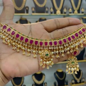 Necklace set only full pink available