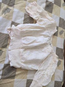 Chic Broderie Anglaise Off-Shoulder Top