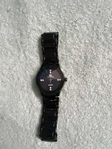 Sleek Black Quartz Wrist Watch