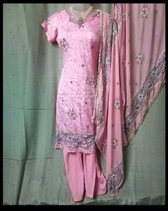 Beautiful Pink Embroidered Kurta Set