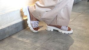 Lavender Wedges(Size 40)