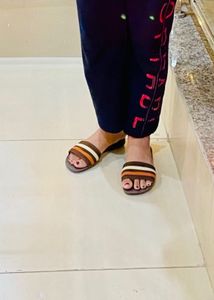 Flipflop/slider/ Flats  In Amazing Condition