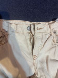 H&amp;M Divided jeans in a "dirty white" or cream colo
