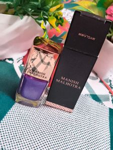 The MyGlamm Manish Malhotra Crushed Velour Nail Po