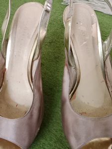 CHARLES &amp; KEITH High Heel(37)