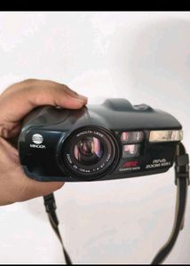 Minolta Riva Zoom 105i Quartz Date Camera