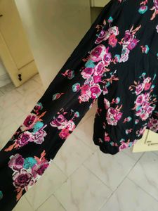 Chic Black Floral Print Top